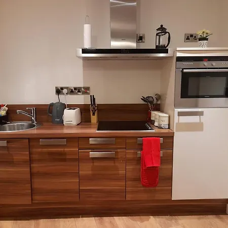 Comfortable Modern 1 Bedroom In -convenient For Up To 3